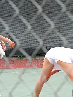 Summer Slate And Her Kinky Girlfriend In Turns Bead Mouths And Shaved Pussies On The Rod