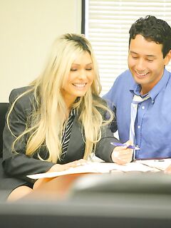 Busty Secretary Jenna Cruz Is Seducing Her Boss For The Dirty Office Fuck