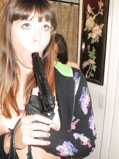 Sexy Babes Izy Bella And Lizz Taylor Hungrily Lick Pussies To Each Other Then Blow A Cock photos (Lizz Tayler)