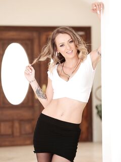 Stunning Euro MILF Natasha Starr Strips On Camera photos (Tony Martinez)