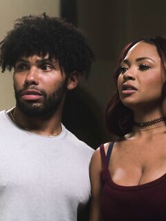 Curvy Black Hoe Avery Jane Gets Double Penetrated In Bed