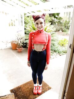 Squirting Teen's Face-Soaking Hook-Up