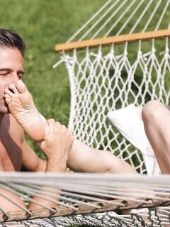 Nesty - Feet First in Love