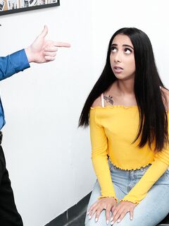 Kiarra Kai - Shoplyfter