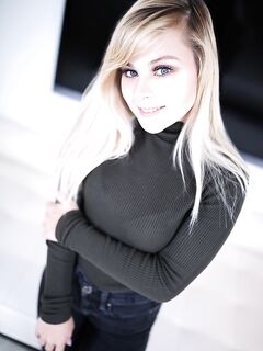 Skylar Valentine - Amateur Allure