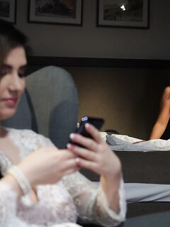 Marry Morgan & Naomi Bennet - Viv Thomas