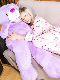 Natalia Queen - Exxxtra Small