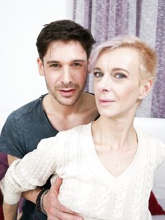 Belinda Bee - Noisy Neighbor