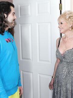 Nikki Sixxx - See Mom Suck