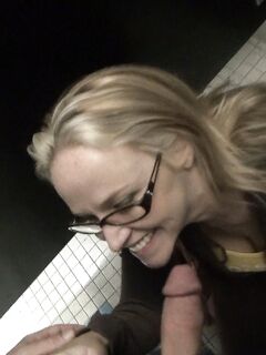 Dee Siren - Fucking at the Mall