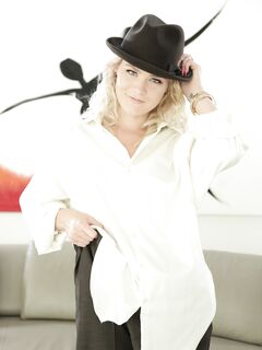 Lisey Sweet - 1000 Facials