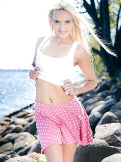 Sophia Sonne - Domai