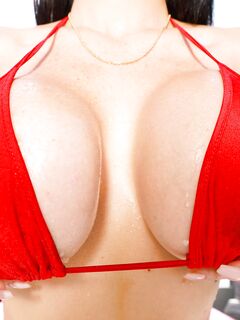 Brooke Beretta - Slippery When Wet!