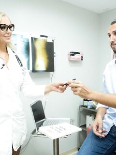 Julia Ann - Doctor Adventures