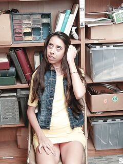 Victoria Vargaz - Shoplyfter