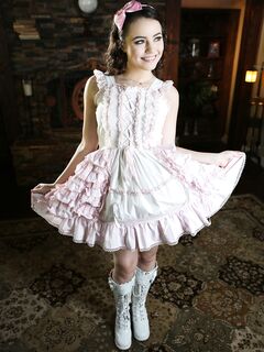 Kylie Quinn - Kylie Sits and Waits For Play Today