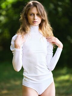 Amelie Lou - Run Free