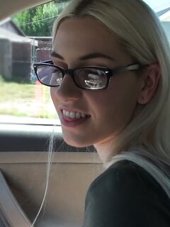 Niki Snow - Street Blowjobs